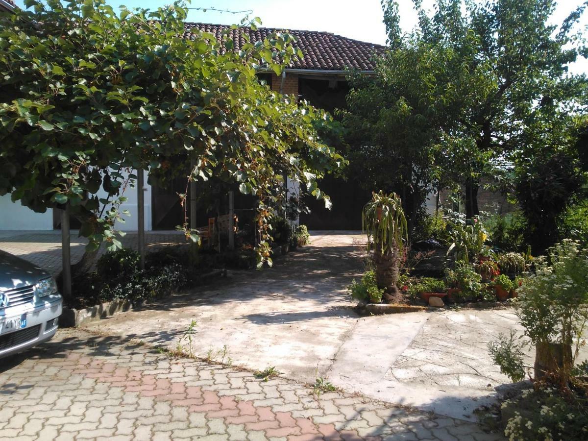 Gasthaus Casa Aromi Ed Arte Asti Exterior foto