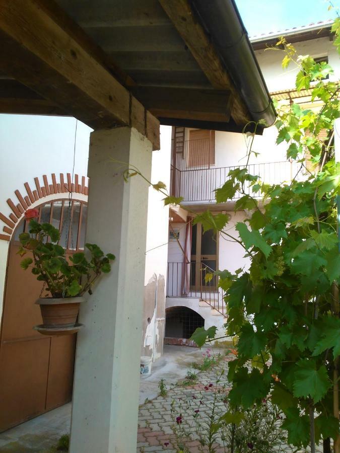 Gasthaus Casa Aromi Ed Arte Asti Exterior foto
