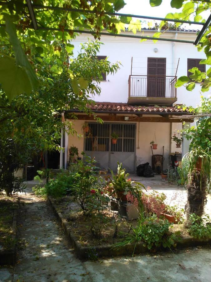 Gasthaus Casa Aromi Ed Arte Asti Exterior foto