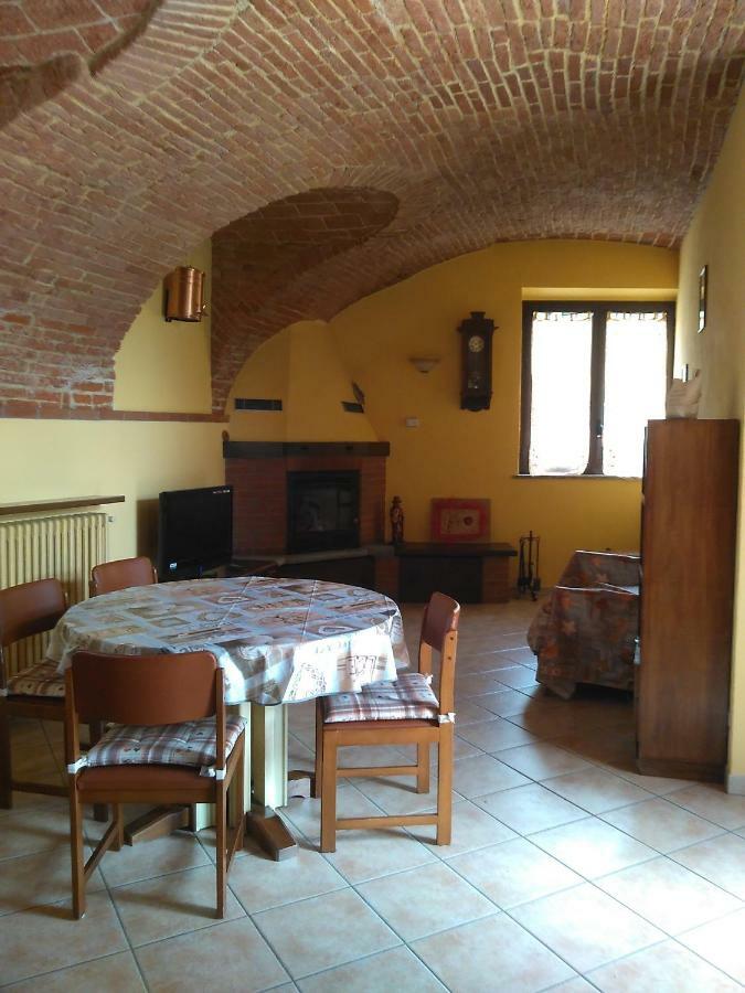 Gasthaus Casa Aromi Ed Arte Asti Exterior foto